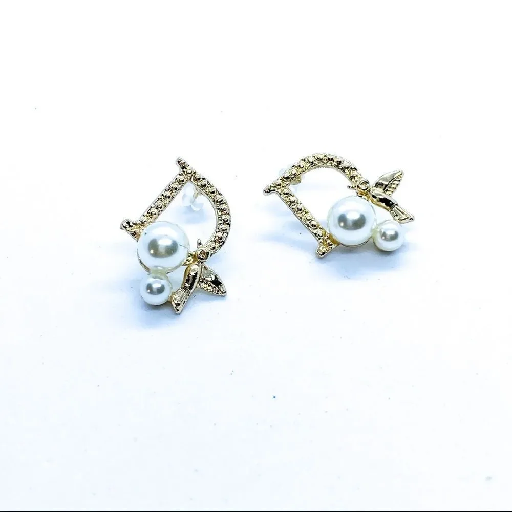 NWT Gold Letter “D”Faux Pearl Dove Fashion Earring